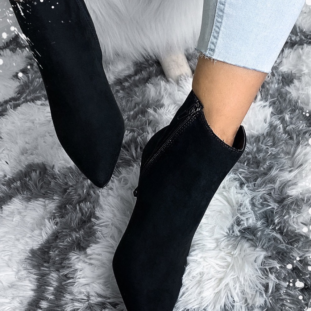 Amber pointed toe booties - Picture 2 of 2